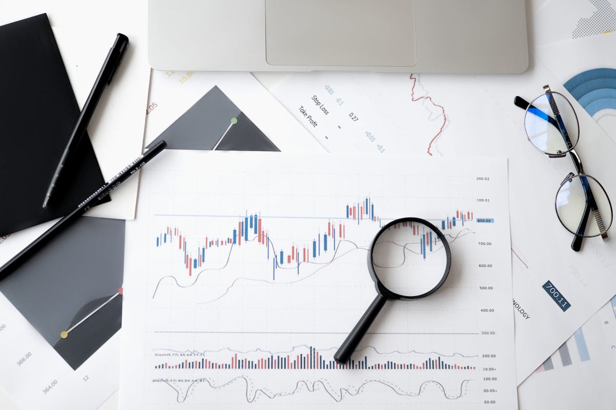 Två investeringsvägar som jämför stabila bidrag och en engångssumma