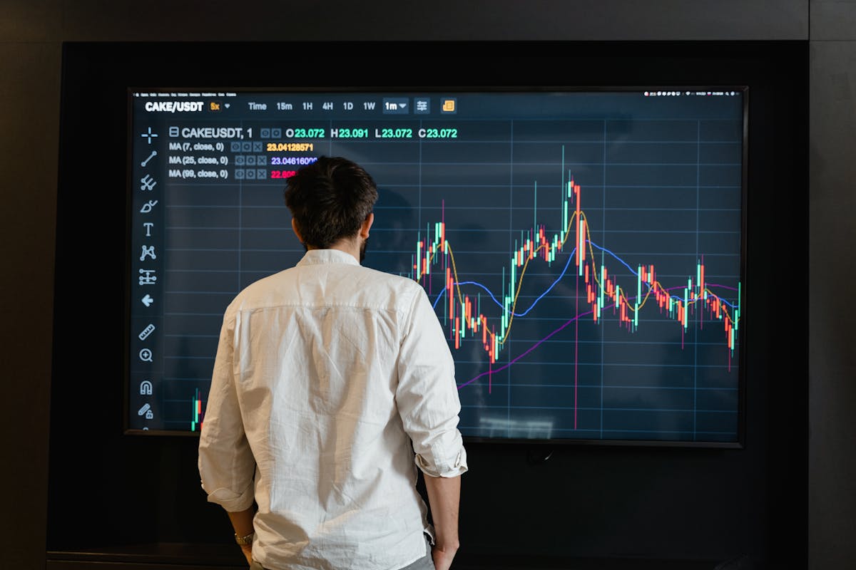 Investor zvažuje nástroje umělé inteligence oproti tradičním investičním rozhodnutím